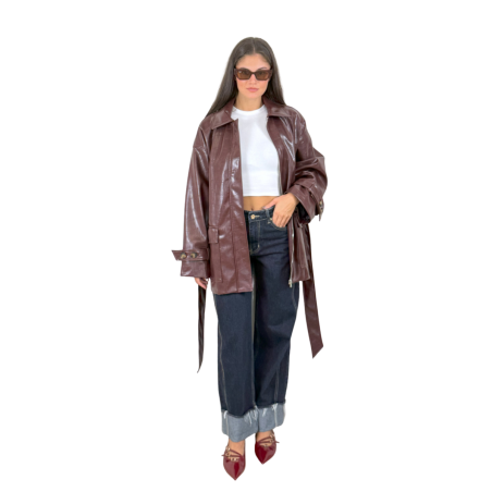 VICTORIA: trench corto in ecopelle con cintura e chiusura zip