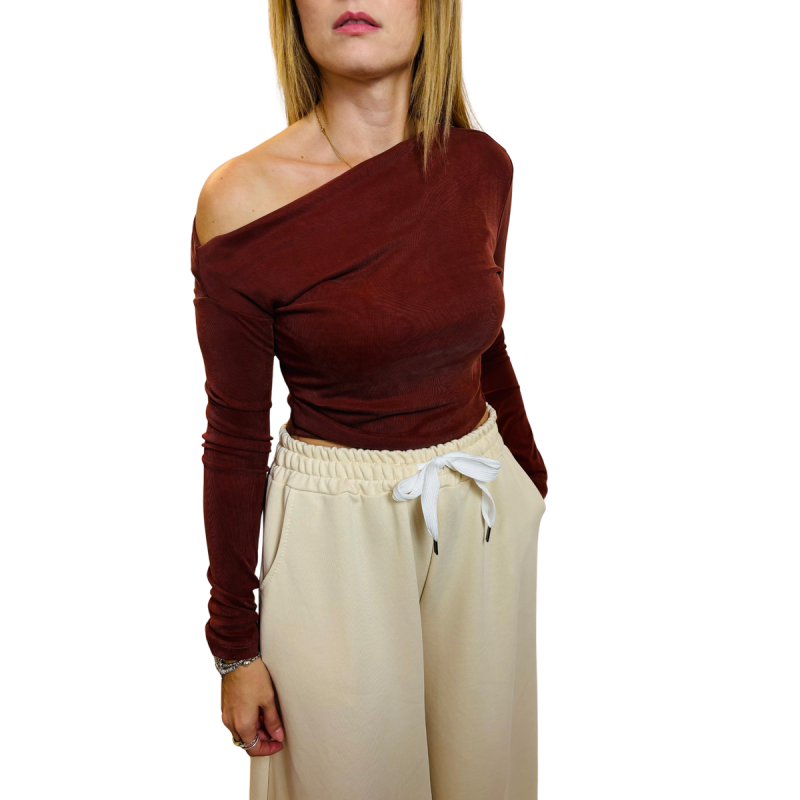 NINA: maglia in viscosa con spalla scoperta | Vicine a ME