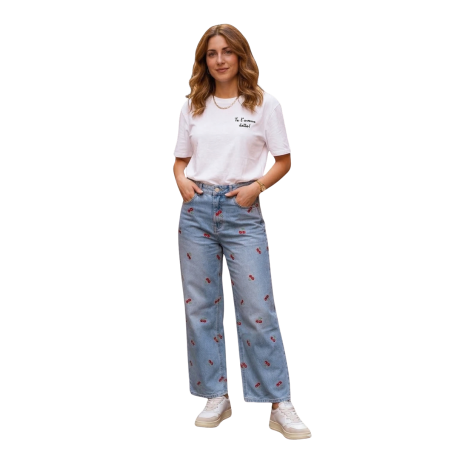 MANUELA: t-shirt con scritta ricamata | Vicine a ME