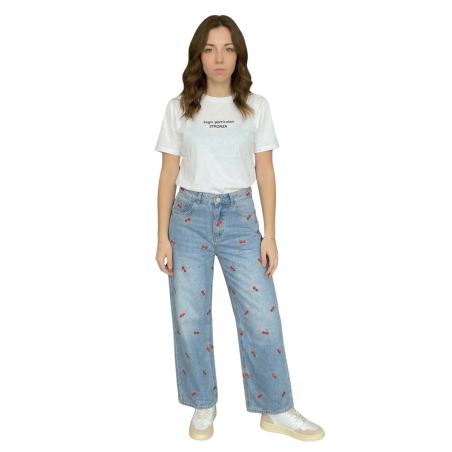 RAFFAELLA: t-shirt con scritta ricamata | Vicine a ME