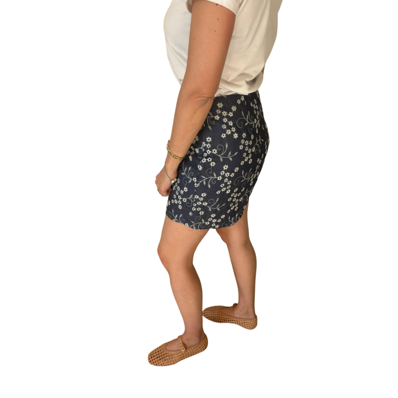 MATILDE: shorts in cotone con ricamo floreale vita alta | Vicine a ME
